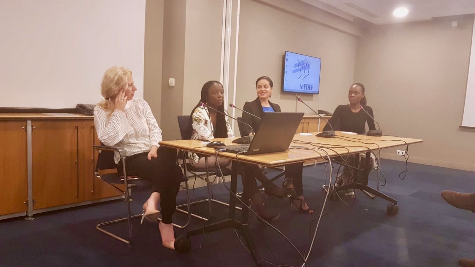 De gauche &agrave; droite: Isabelle FAGGIANELLI, TANIA HABIMANA, Amina BELGHTI et SISSI JOHNSON