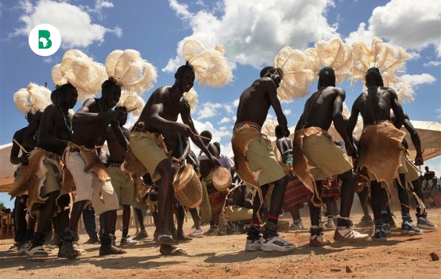 Un regard sur Bwola, la danse royale en Ouganda